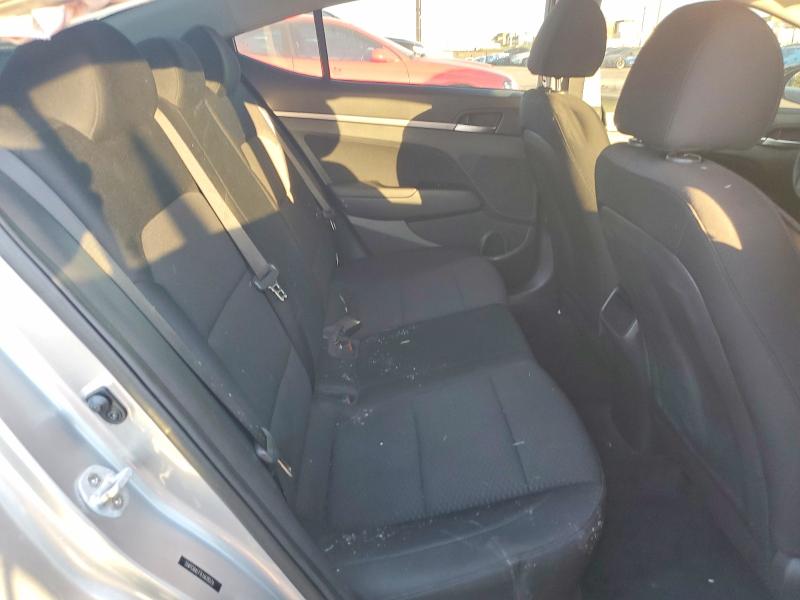 Фото 10 - HYUNDAI ELANTRA