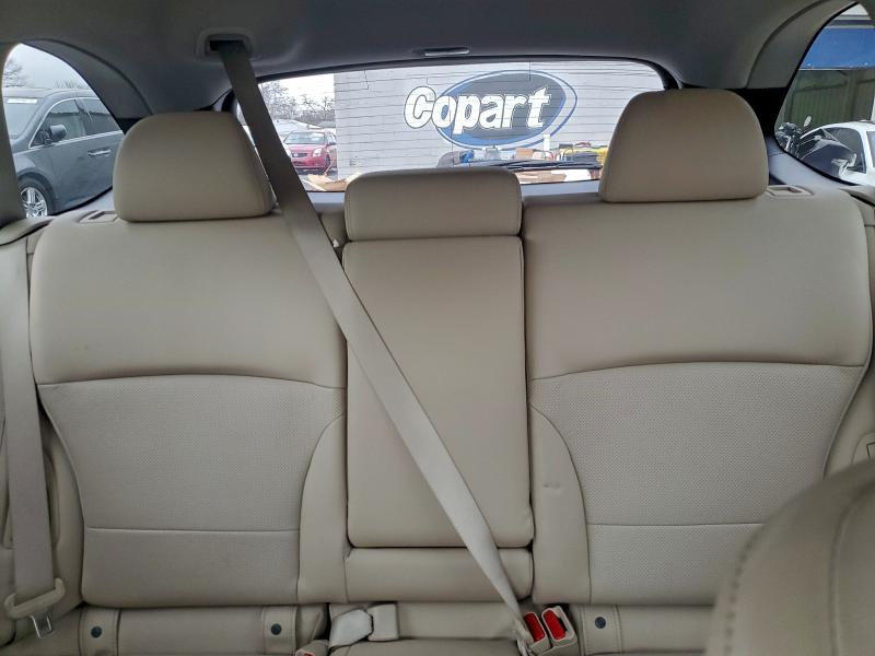 Фото 10 - SUBARU OUTBACK