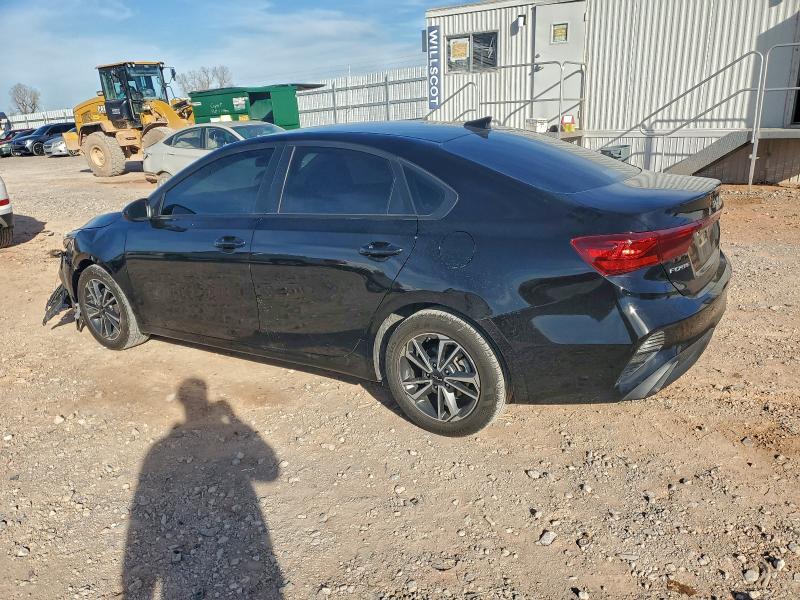 Фото 2 - KIA FORTE