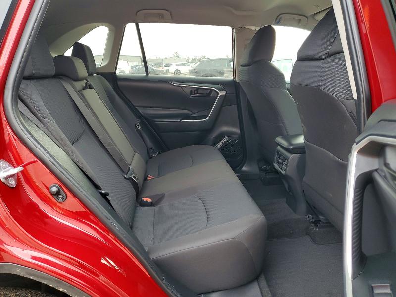 Фото 11 - TOYOTA RAV4