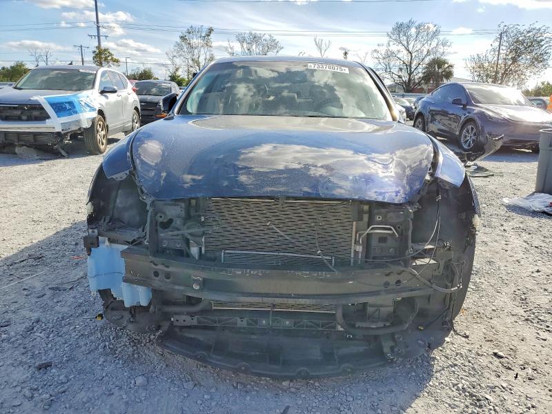 Фото 5 - INFINITI Q70