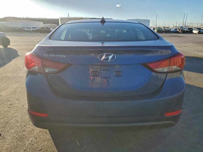 Фото 6 - HYUNDAI ELANTRA