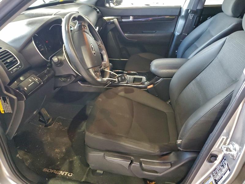 Фото 7 - KIA SORENTO