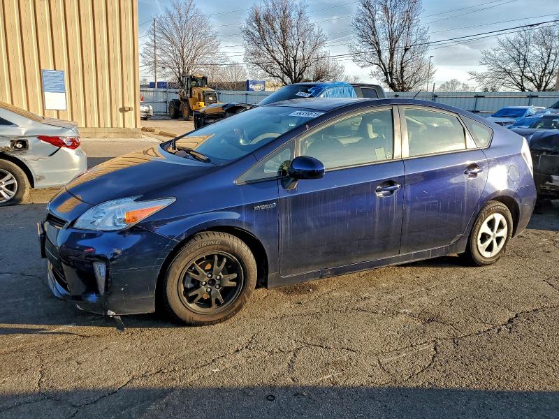 Фото 1 - TOYOTA PRIUS