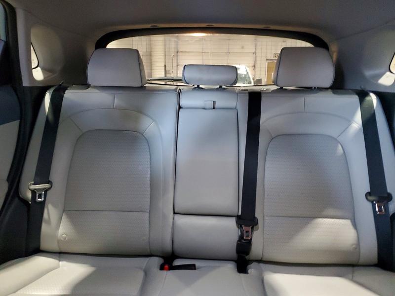 Фото 10 - HYUNDAI KONA