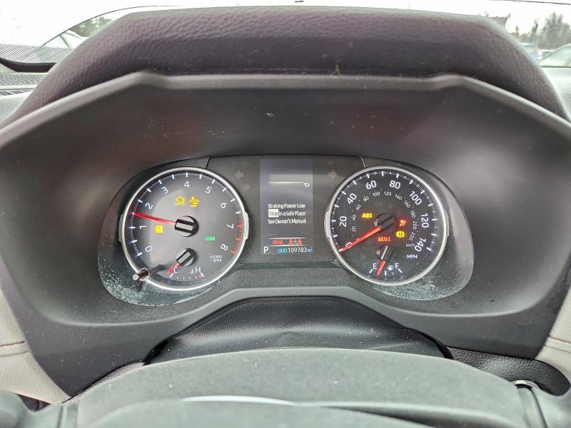 Фото 9 - TOYOTA RAV4