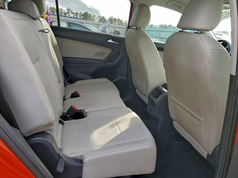 VOLKSWAGEN TIGUAN 2019 VIN 3VV3B7AX1KM094225