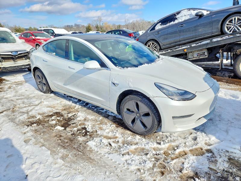 Фото 4 - TESLA MODEL 3