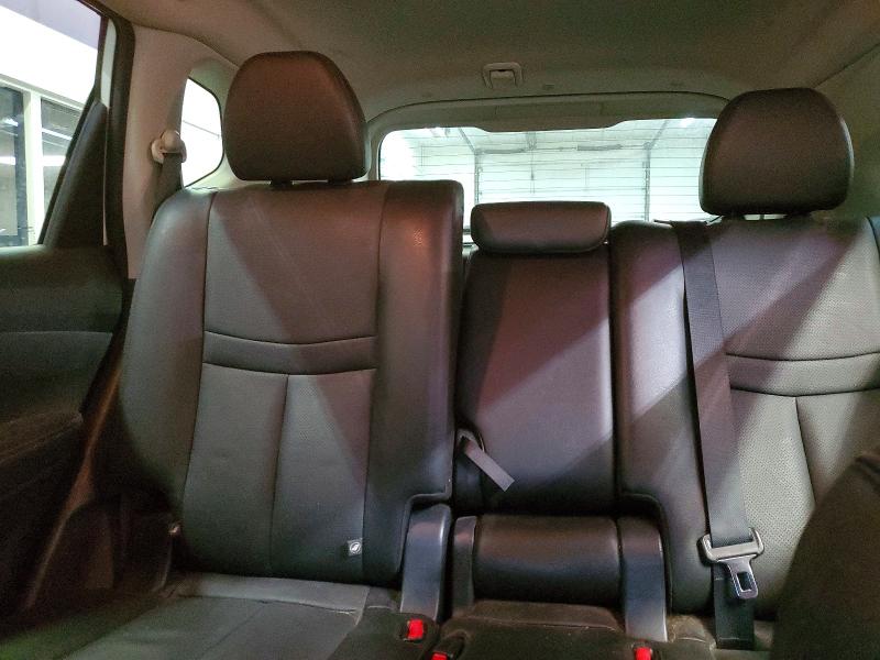 Фото 10 - NISSAN ROGUE