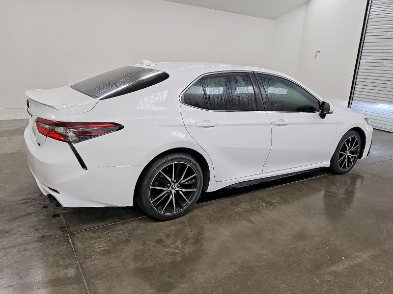Фото 3 - TOYOTA CAMRY