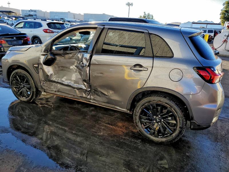 Фото 2 - MITSUBISHI OUTLANDER