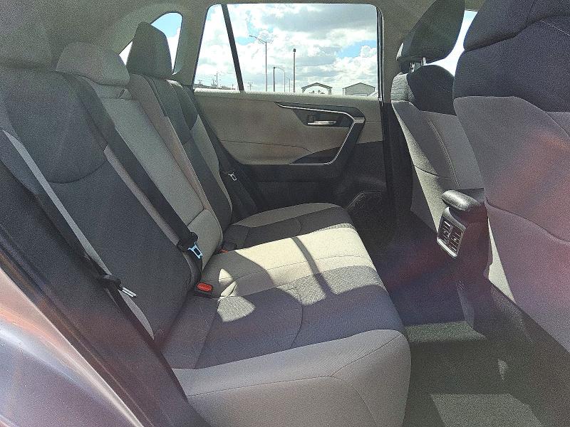 Фото 10 - TOYOTA RAV4