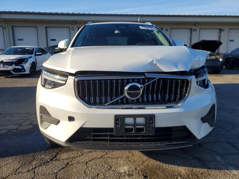 VOLVO XC40 CORE 2025 VIN YV4L12UJ5S2576566
