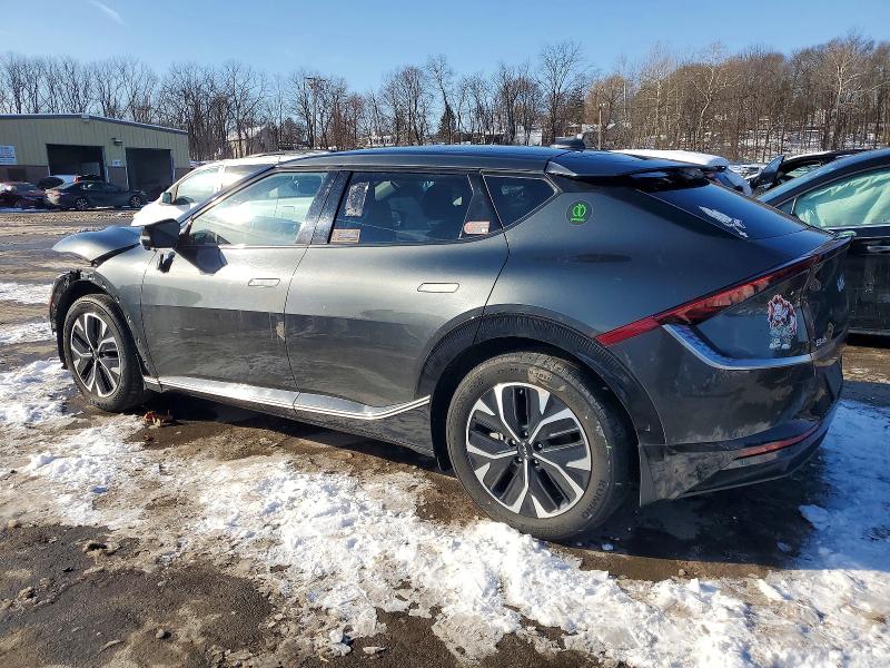 Фото 2 - KIA EV6 LIGHT