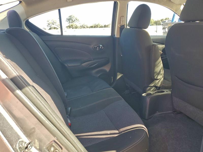 Фото 10 - NISSAN VERSA