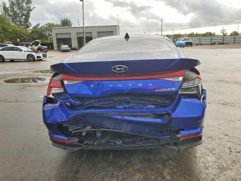 Фото 6 - HYUNDAI ELANTRA