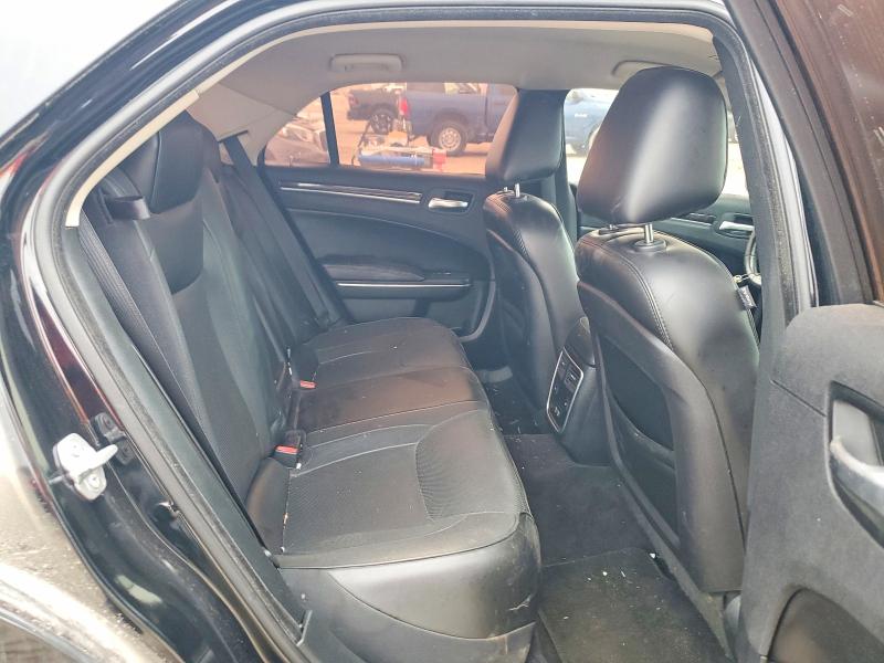 Фото 10 - CHRYSLER 300