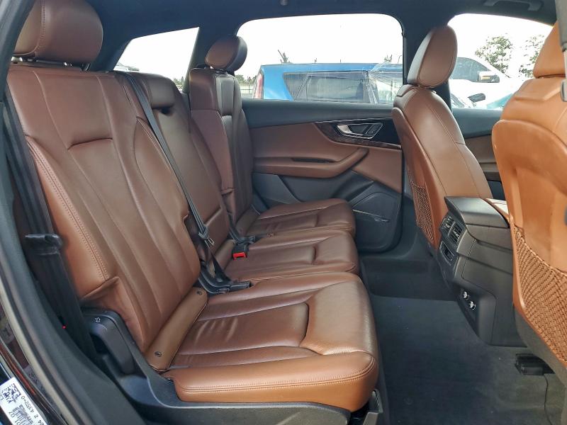 Фото 11 - AUDI Q7