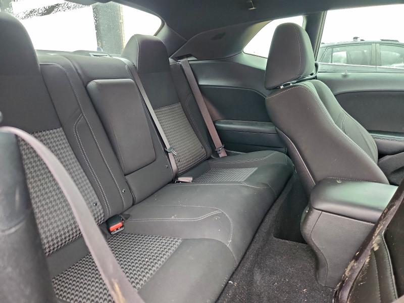 Фото 10 - DODGE CHALLENGER