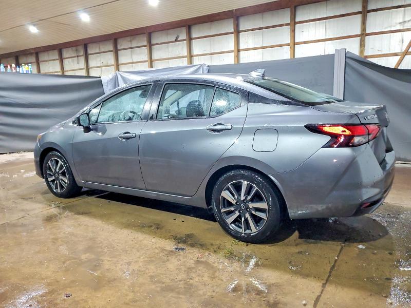 Фото 2 - NISSAN VERSA