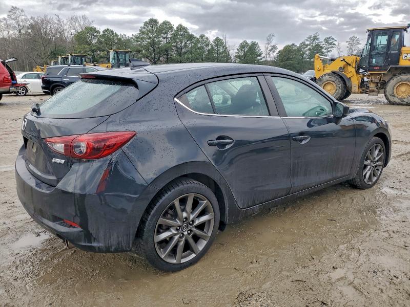 Фото 3 - MAZDA 3