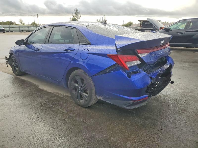 Фото 2 - HYUNDAI ELANTRA