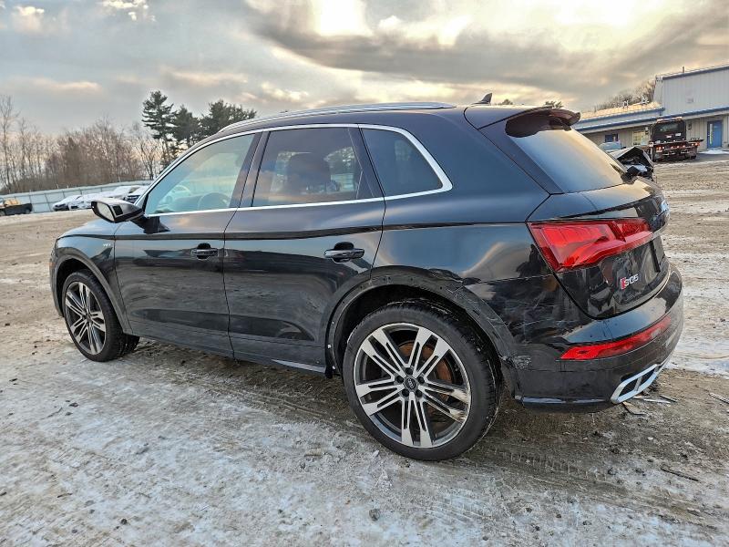 Фото 2 - AUDI SQ5