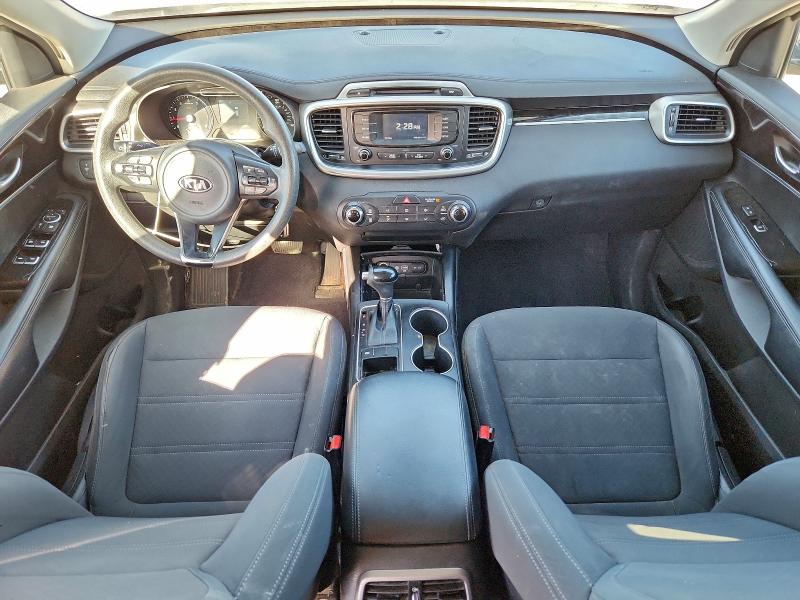 Фото 8 - KIA SORENTO