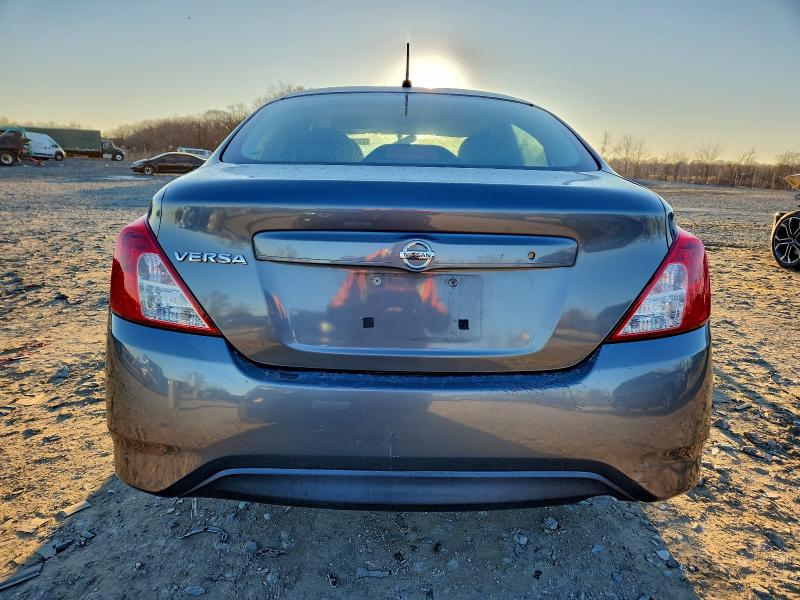 Фото 6 - NISSAN VERSA