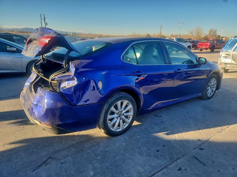 Фото 3 - TOYOTA CAMRY