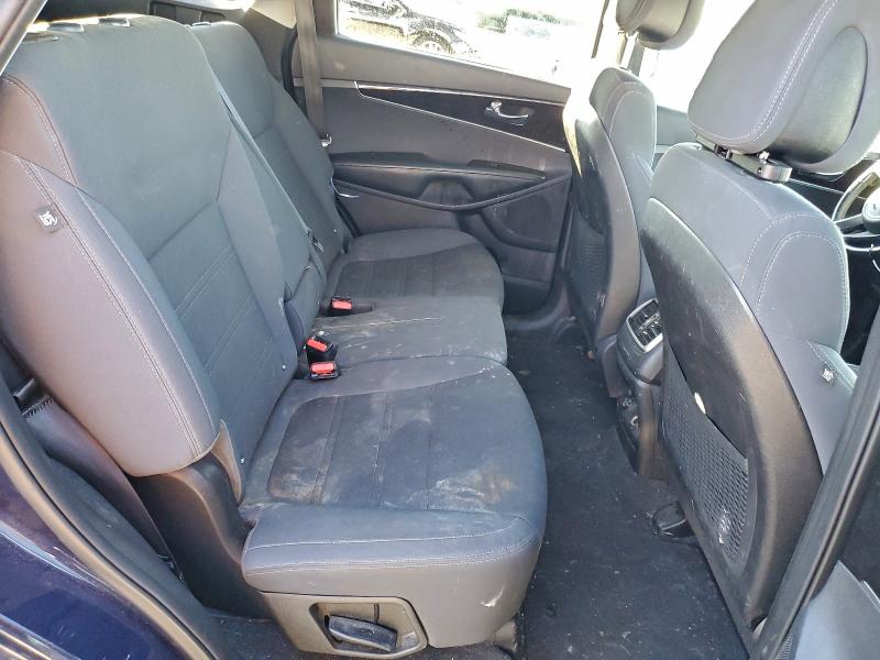 Фото 11 - KIA SORENTO