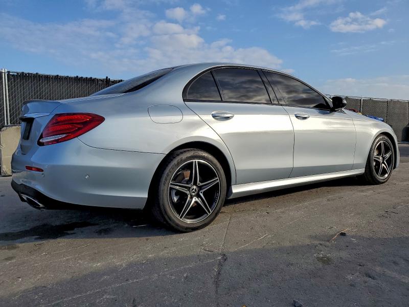 Фото 3 - MERCEDES-BENZ E-CLASS