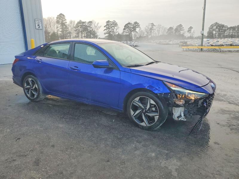 Фото 4 - HYUNDAI ELANTRA