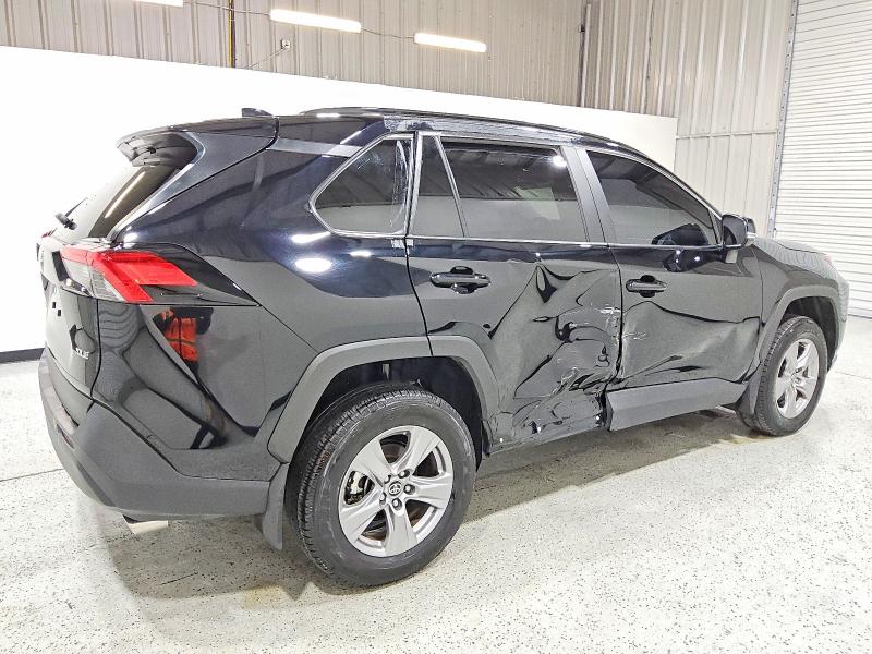 Фото 3 - TOYOTA RAV4