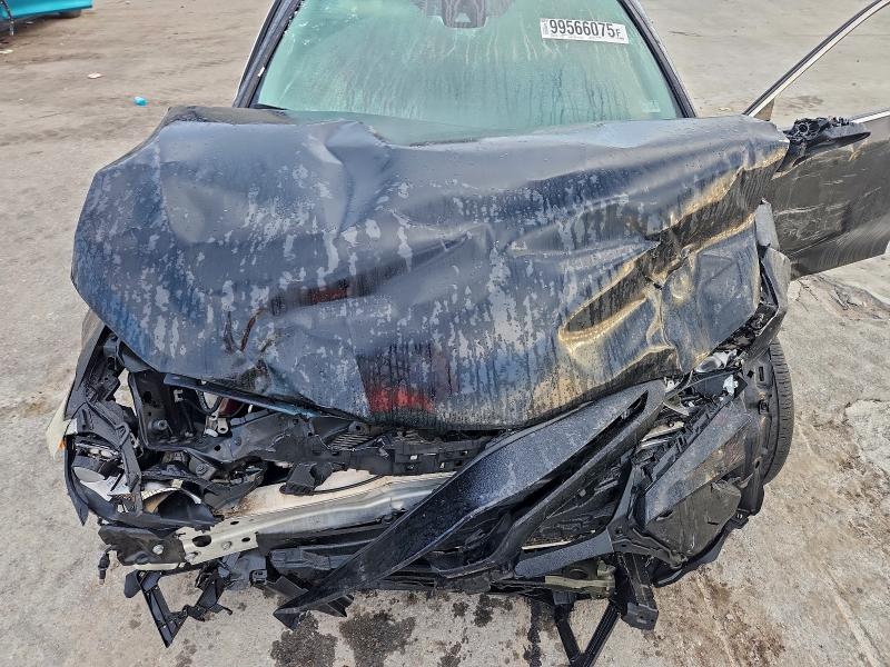 Фото 11 - TOYOTA CAMRY