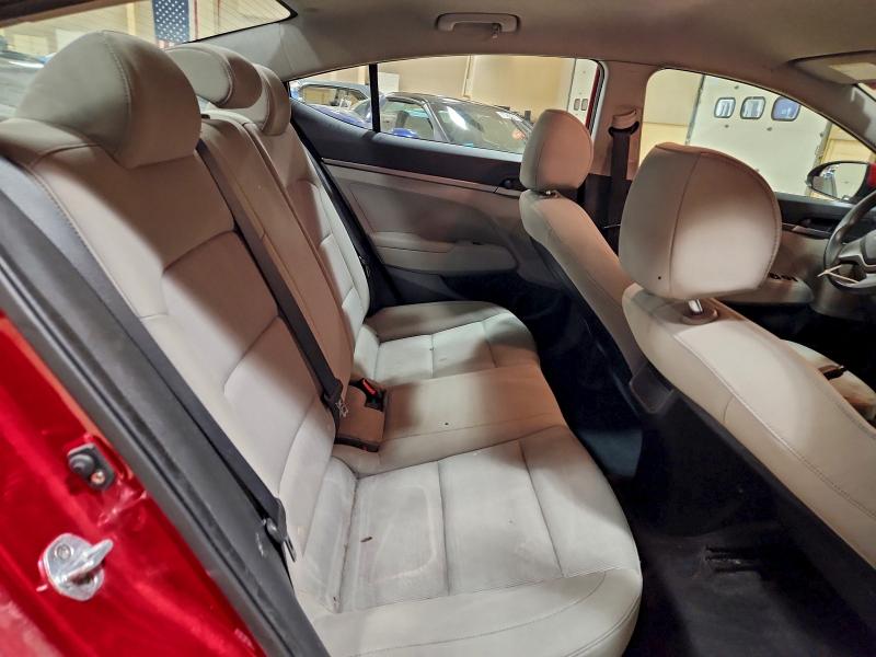 Фото 10 - HYUNDAI ELANTRA