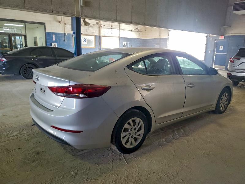Фото 3 - HYUNDAI ELANTRA