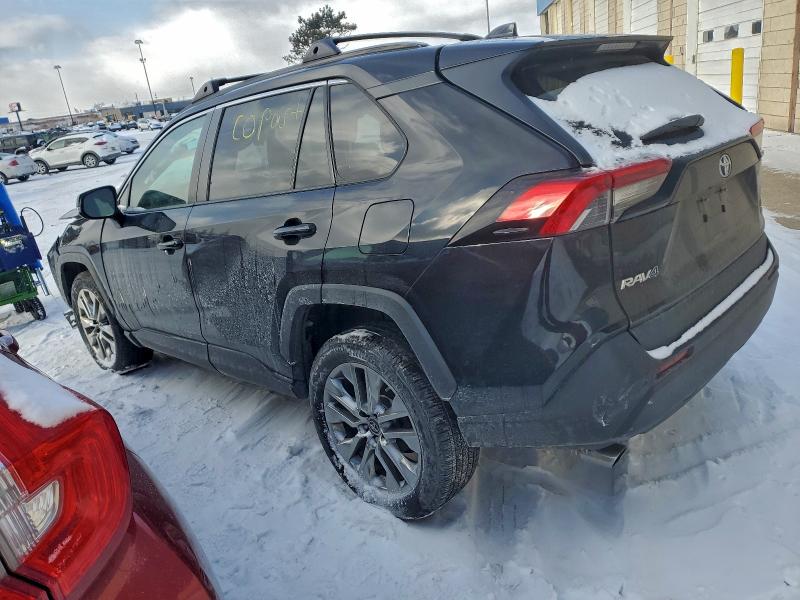 Фото 2 - TOYOTA RAV4