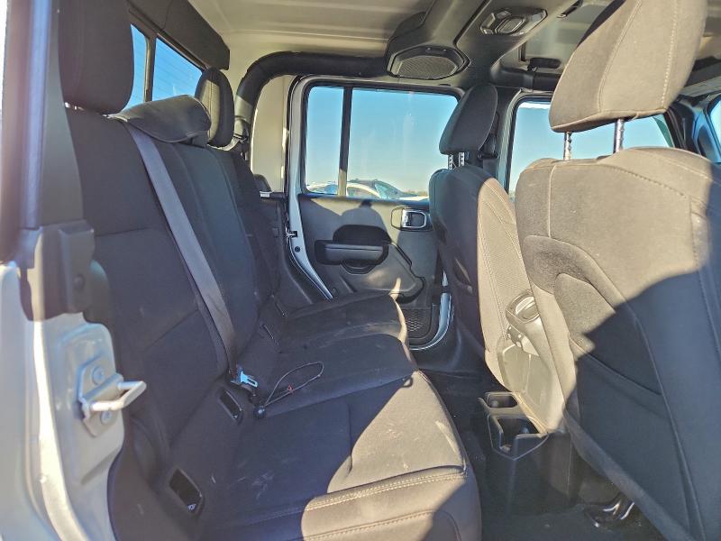 Фото 10 - JEEP GLADIATOR