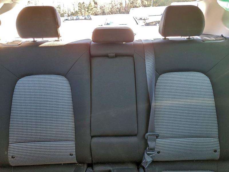 Фото 10 - HYUNDAI KONA