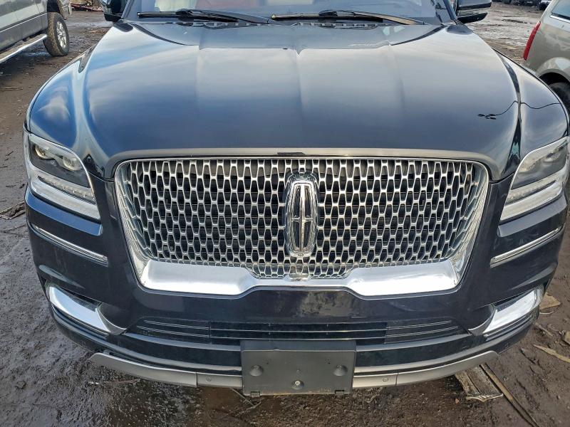 Фото 12 - LINCOLN NAVIGATOR