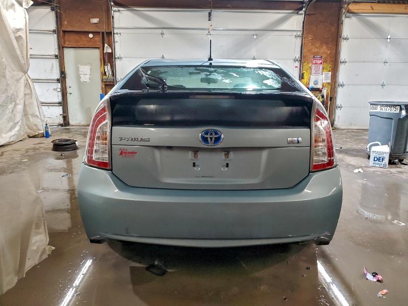 Фото 6 - TOYOTA PRIUS