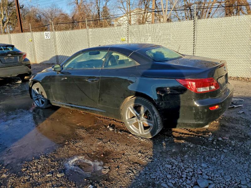 Фото 2 - LEXUS IS