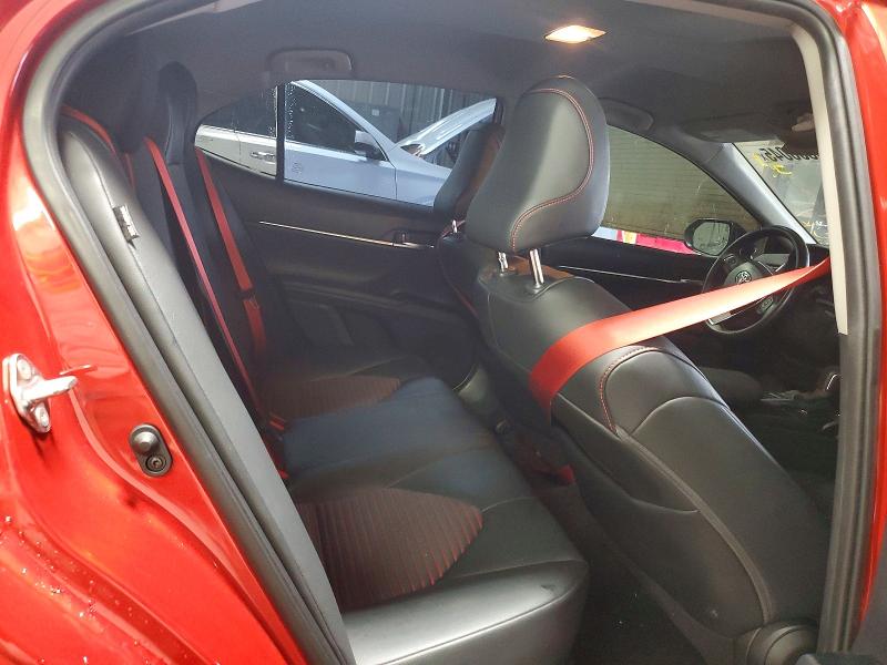 Фото 10 - TOYOTA CAMRY