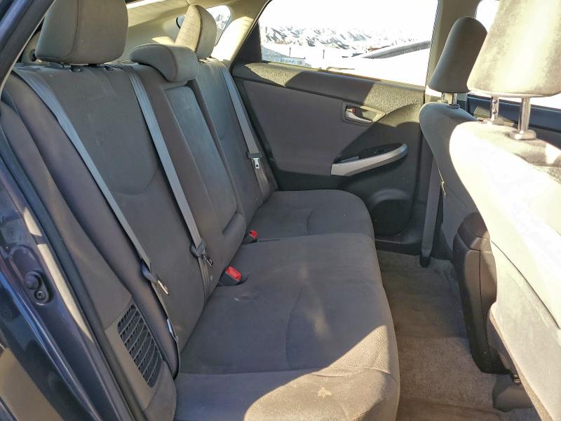 Фото 10 - TOYOTA PRIUS