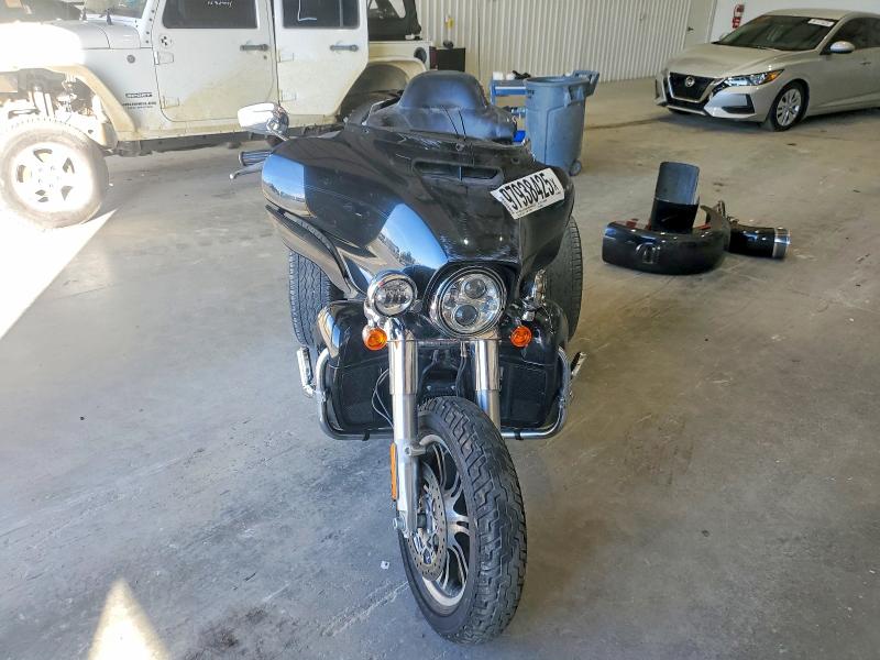 HARLEY-DAVIDSON FL 2018