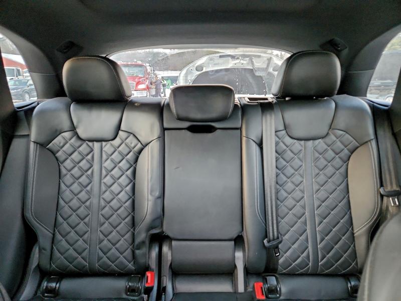 Фото 10 - AUDI SQ5