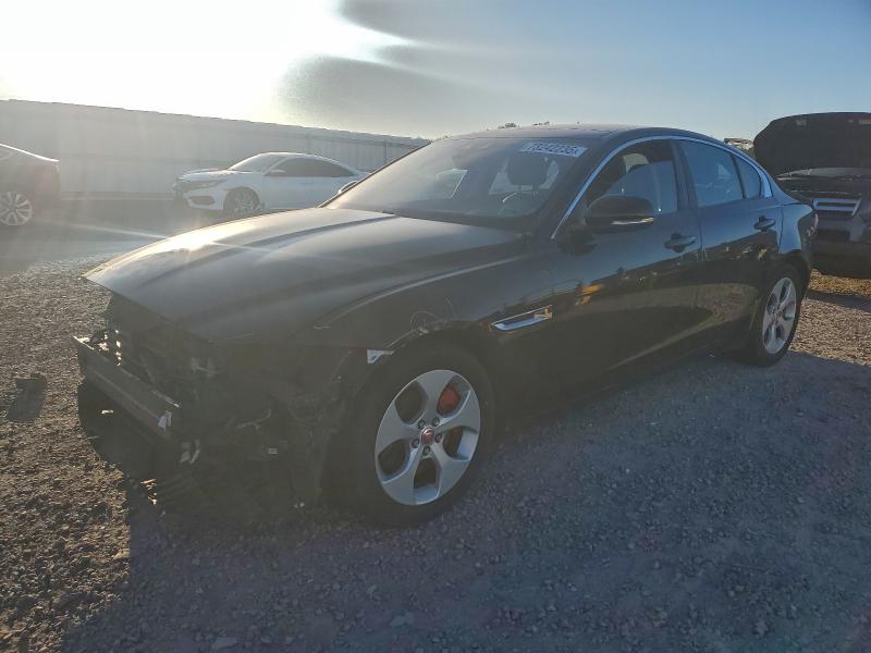 Фото 1 - JAGUAR XE