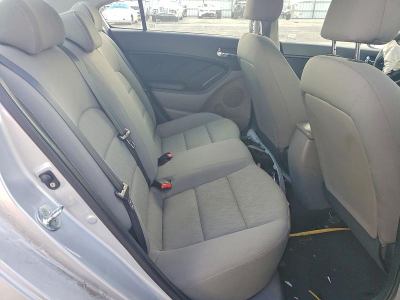 Фото 10 - KIA FORTE