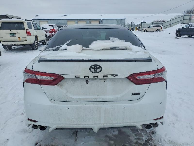 Фото 6 - TOYOTA CAMRY